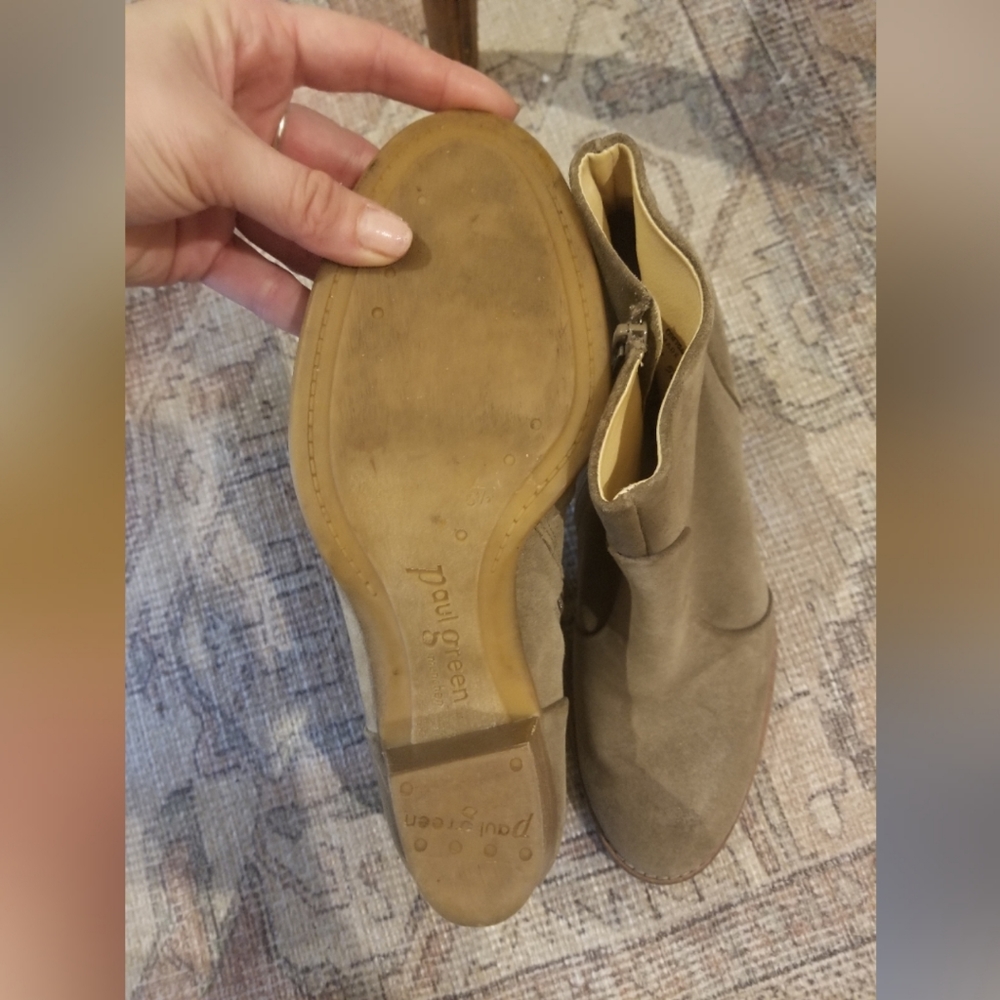 Sold on Ⓜ️ Paul Green munchen suede boots - Picture 5 of 7